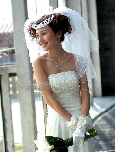 袁泉婚紗大片--象牙白的無肩帶真絲婚紗