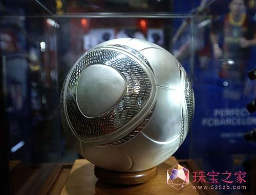 走進國際珠寶展:經典奢華的收藏