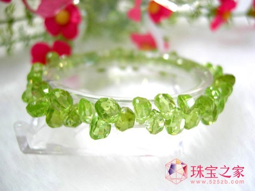 新春伊始 桃花運珠寶必備
