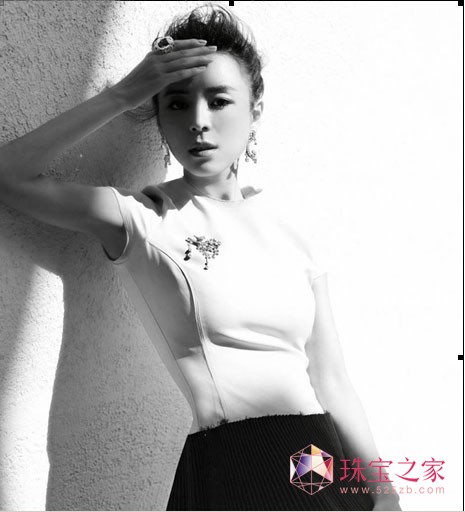 明星首飾搭配百寶箱：張靜初演繹珠寶童話
