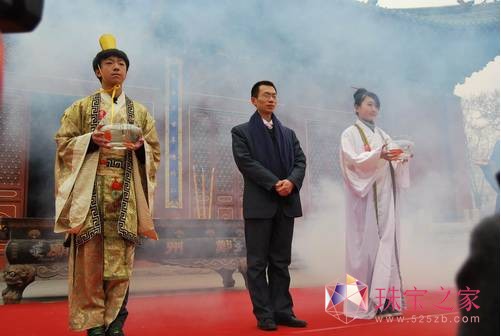 珠寶復古潮流：金鑫珠寶成人禮金飾全國首發