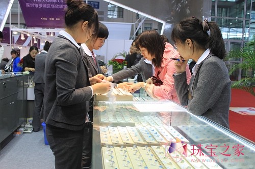 仙路歐泊三月展上領(lǐng)風(fēng)騷