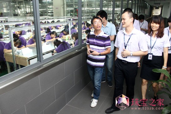 寶福珠寶與中國地質大學江城學院簽約為戰略合作伙伴