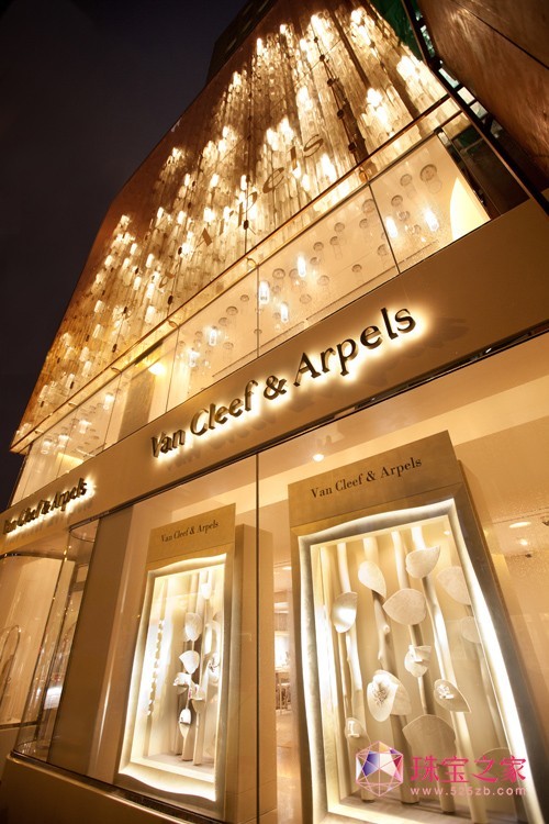 Van Cleef & ArpelsŌ۵Ş_Ļ