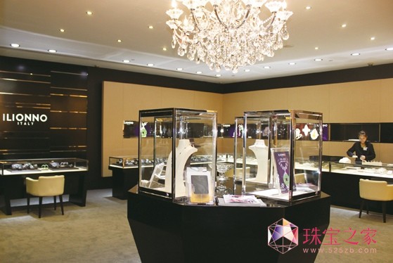 位于鄭州的ILIONNO旗艦店
