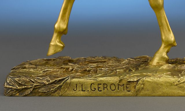 法國19世紀藝術家Jean-Léon Gérôme創作的拿破侖進軍開羅的雕像