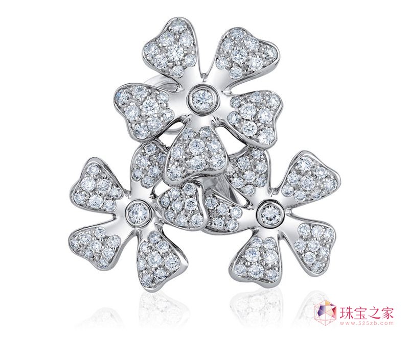 DE BEERS（戴比爾斯）與圣誕雪花媲美的鉆飾