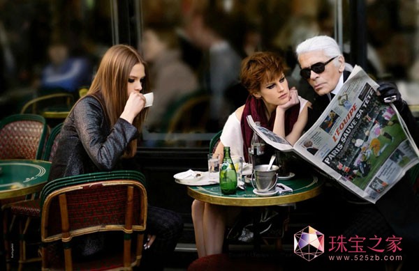 Ϸ𠔵ƽ Elle20124̖