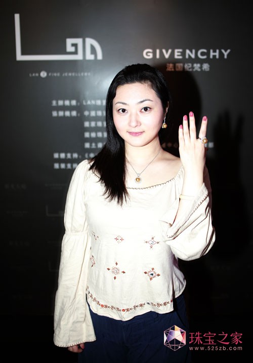 LAN珠寶攜手GIVENCHY上演春夏搭配定制盛宴