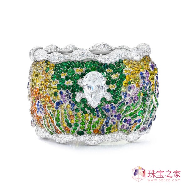 Anna Hu 首次個(gè)人國(guó)際珠寶展于巴黎盧浮宮開幕
