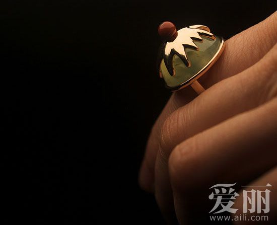 點擊圖片進入下一頁 倫敦設計師Cora Sheibani的“美味”珠寶