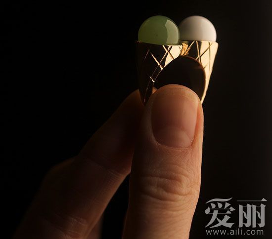 點擊圖片進(jìn)入下一頁 倫敦設(shè)計師Cora Sheibani的“美味”珠寶