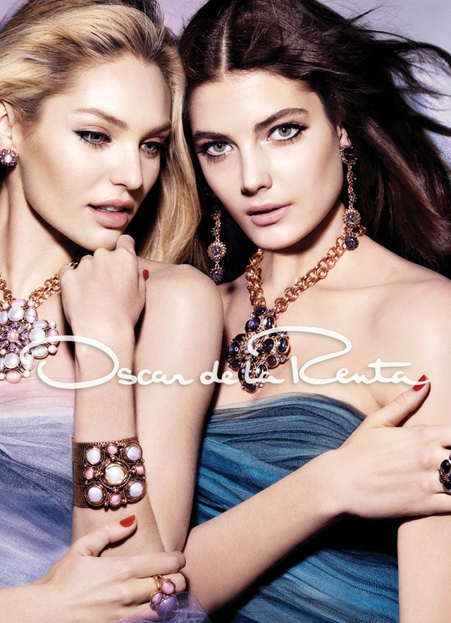 以高級禮服及婚嫁系列而享負盛名的Oscar de la Renta發布2012秋冬廣告。廣告請來兩位南非超模Candice Swanepoel與Katryn Kruger擔任繆斯。廣告中，飽滿的色彩、絕美的華服、高貴的珠寶與兩位美艷的南非姑娘的臉孔結合得極為完美，呈現出與以往不同的柔美而華麗的質感。 
