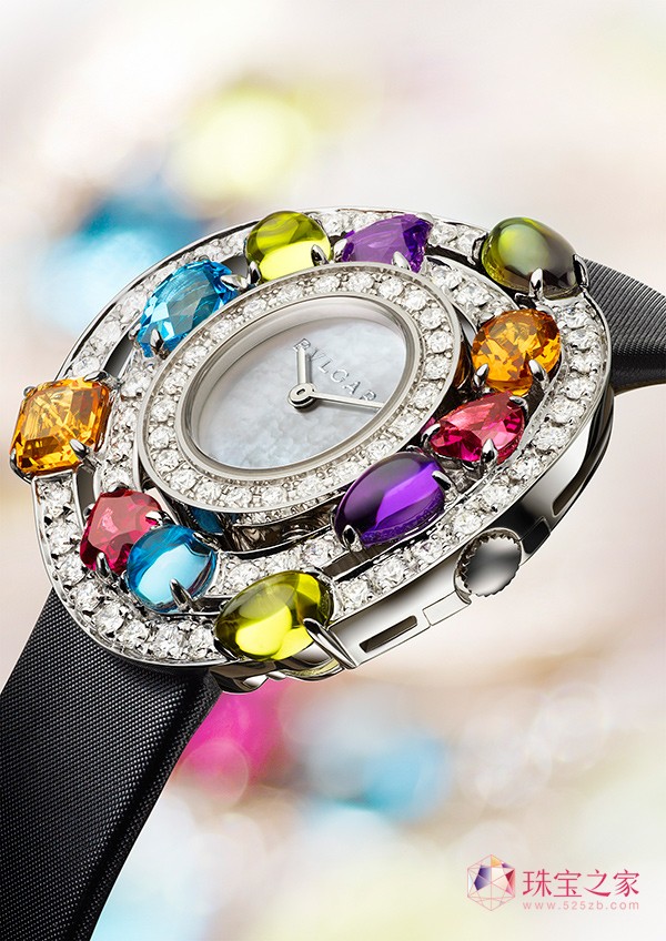 BVLGARI 全新 Astrale 系列深邃星空彩色腕表