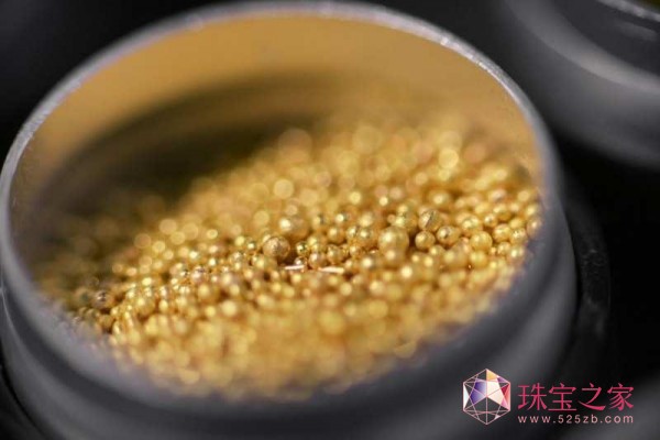 卡地亞 Rotonde de Cartier獵豹裝飾腕表