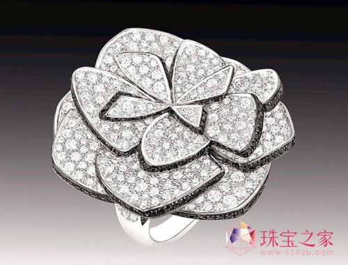 香奈兒全新的頂級珠寶Jardin de Camélias重釋經典山茶花