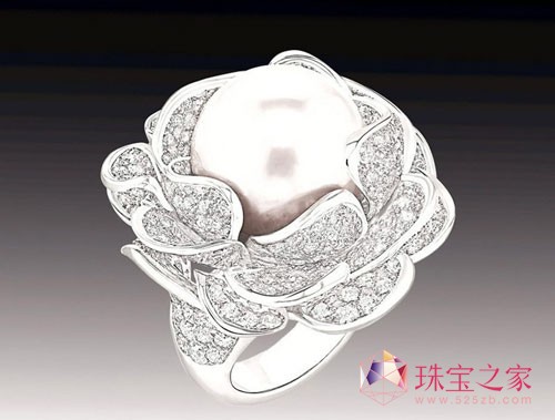 香奈兒全新的頂級珠寶Jardin de Camélias重釋經典山茶花