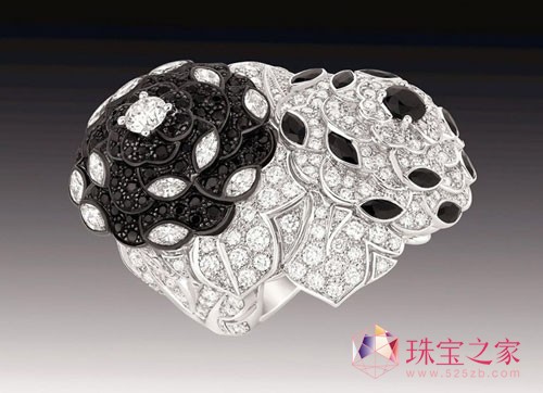香奈兒全新的頂級珠寶Jardin de Camélias重釋經典山茶花