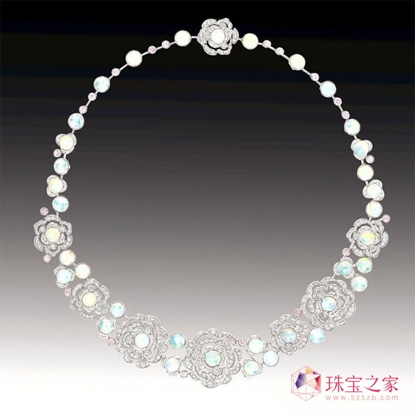 香奈兒歐泊石項(xiàng)鏈：千變歐泊 集萬(wàn)千寵愛(ài)于一身的靈石