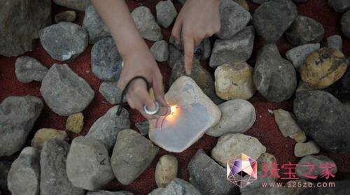 һKԭʯڏ(qing)¾͸Ȼl(shu)ұC(ni)ĳɫαMDƬӛ߄(yng)z