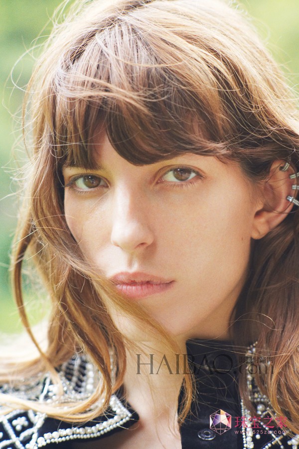 ¶·¡(Lou Doillon) wI·ײO(sh)Ӌ(j)Ķh(hun)