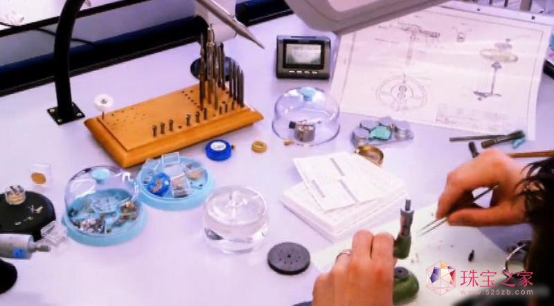 百達翡麗天價表如何造？手工組裝耗時一年
