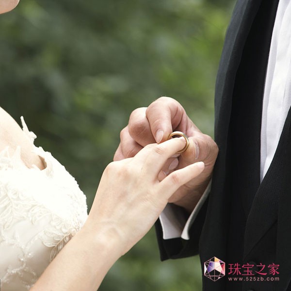 締造千面新娘 各國(guó)婚禮珠寶文化大不同希臘:宗教主流
