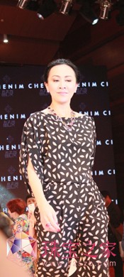 劉嘉玲簽約代言天然彩寶第一品牌晶石靈