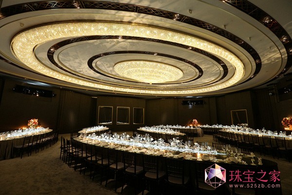 Van Cleef & Arpels 香港發布全新高級珠寶系列