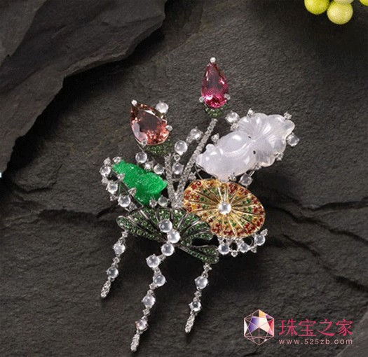 《荷塘情趣》翡翠胸針/墜飾/設計師:黃湘晴Stella Huang