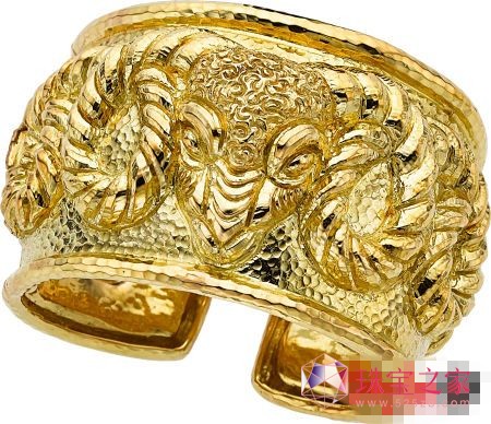 David Webb手鐲，18k,估價(jià)9,000-10,000美元。