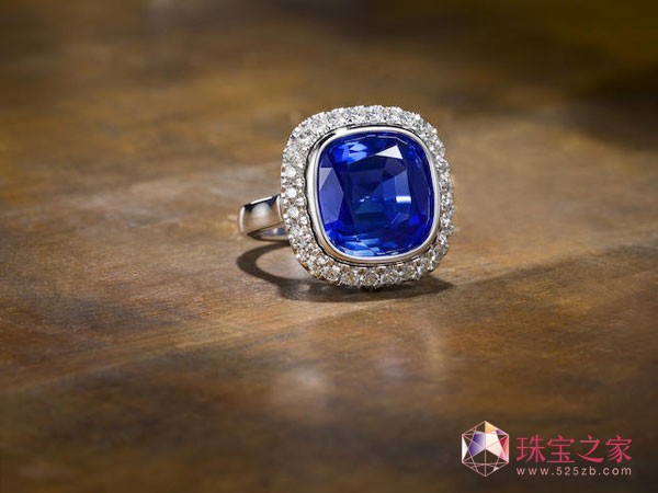 邦瀚斯宣布2015年為「色彩絢爛寶石之年」
