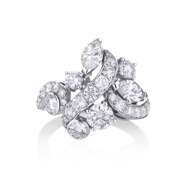 De Beers Adonts Rose Cluster 戒指