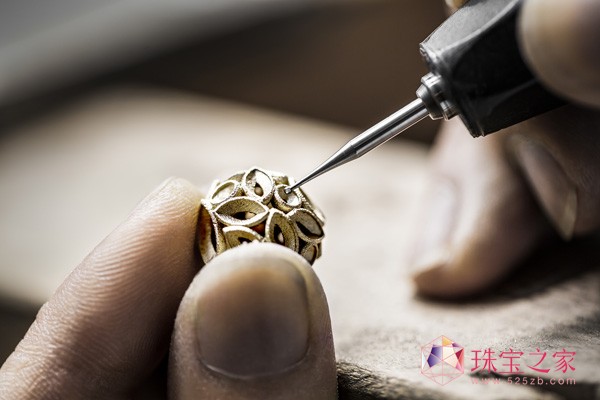 迪奧Dior Tribales 耳環(huán)的精湛工藝