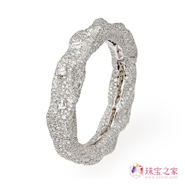 白百何配戴CINDY CHAO藝術(shù)珠寶閃耀華表獎(jiǎng)