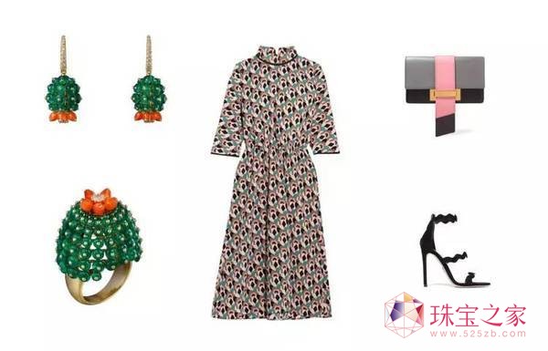 Cartier 卡地亞 Cactus De Cartier系列戒指，RMB 570,000。Cartier 卡地亞 Cactus De Cartier系列耳環(huán)，RMB 435,000。Prada 印花真絲雙縐連衣裙，$2,546。Prada 扇貝邊絨面革涼鞋，$936。Prada Ribbon 撞色皮革大號手拿包，$2,539。