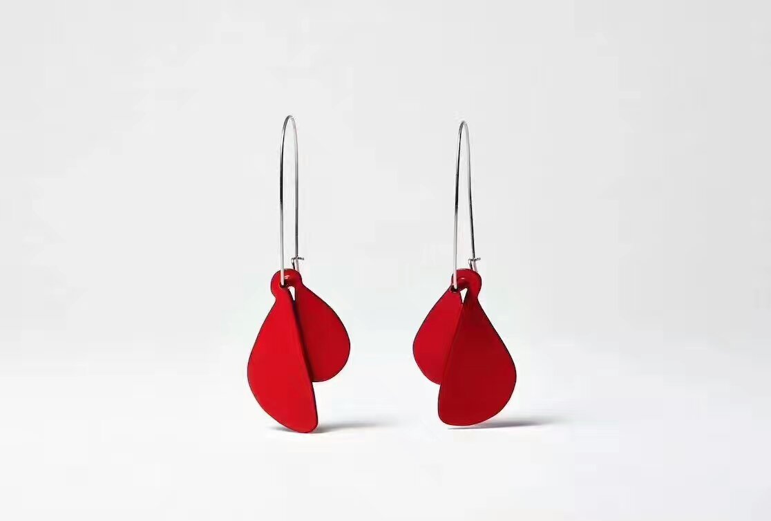 “愛戴”首飾展 優(yōu)雅開幕 當(dāng)代首飾作品