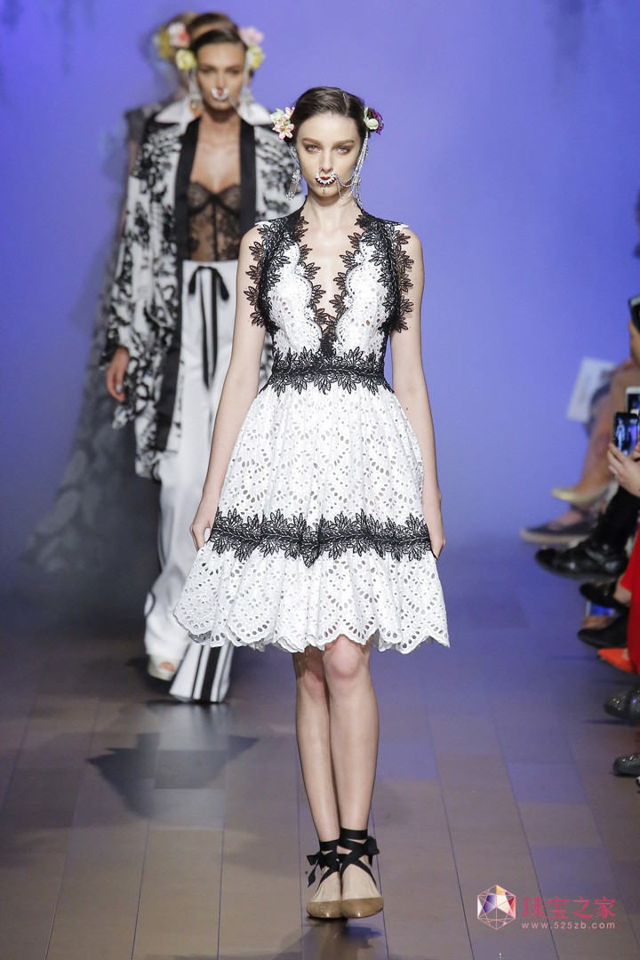 Naeem Khan 2018春夏系列時裝秀