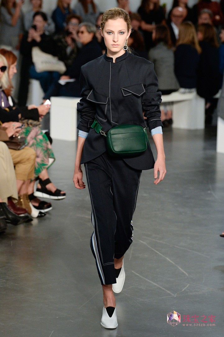 別具青春感，Sportmax 2018春夏系列時裝秀