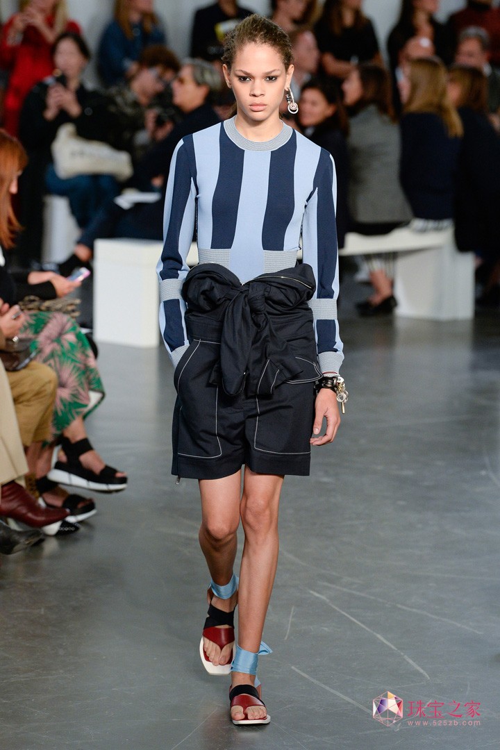 別具青春感，Sportmax 2018春夏系列時裝秀