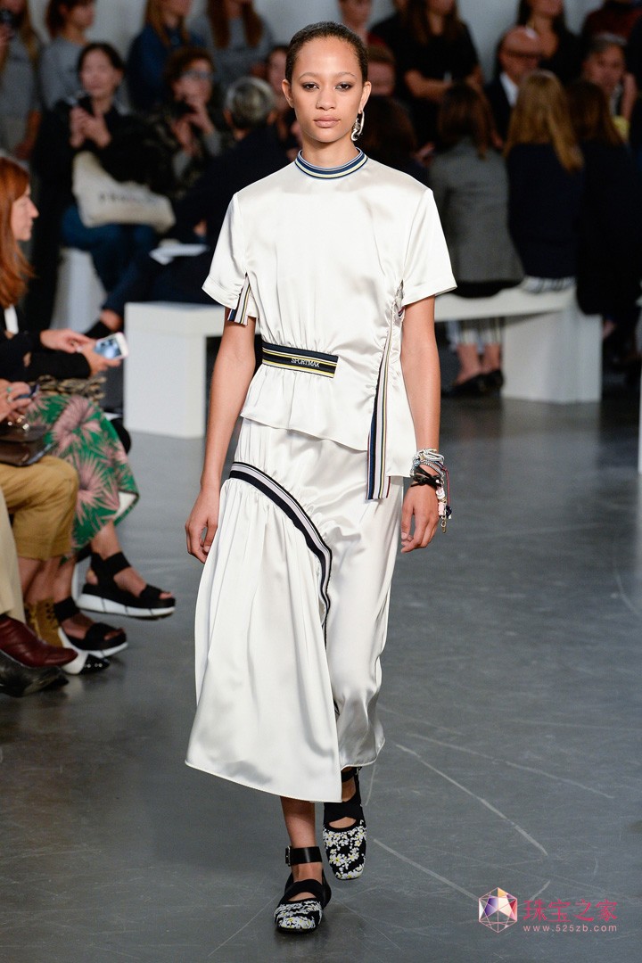 別具青春感，Sportmax 2018春夏系列時裝秀
