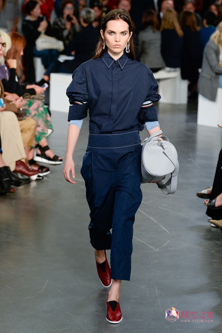 別具青春感，Sportmax 2018春夏系列時裝秀