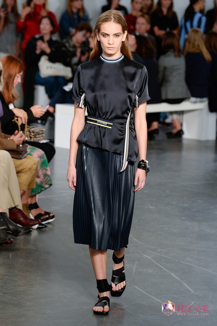 別具青春感，Sportmax 2018春夏系列時裝秀