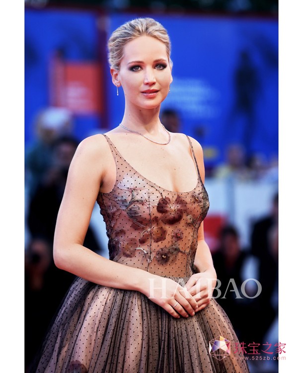 W˹Ӱղݸڂ˹ (Jennifer Lawrence) ܽ (Tiffany & Co.) 錚74˹HӰ