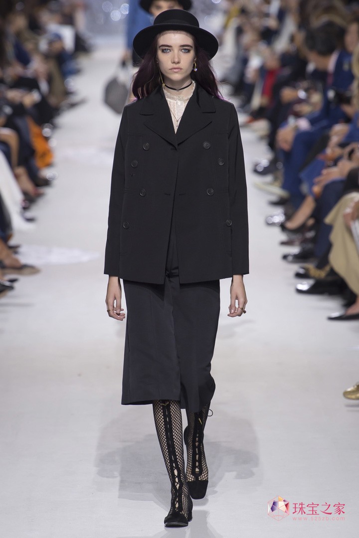 多彩多姿，Christian Dior 2018春夏系列時裝秀