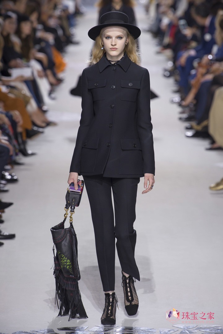 多彩多姿，Christian Dior 2018春夏系列時裝秀