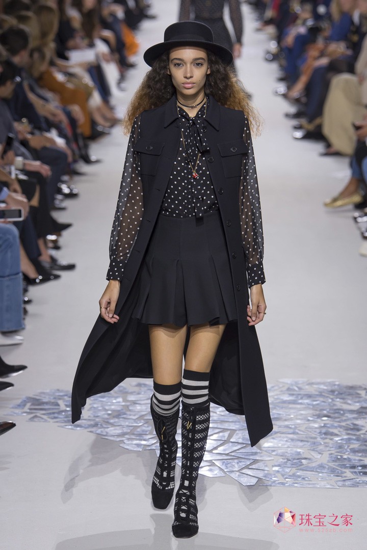 多彩多姿，Christian Dior 2018春夏系列時裝秀
