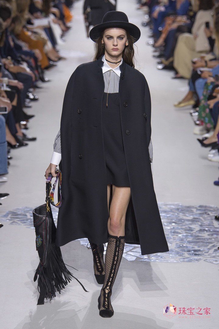 多彩多姿，Christian Dior 2018春夏系列時裝秀