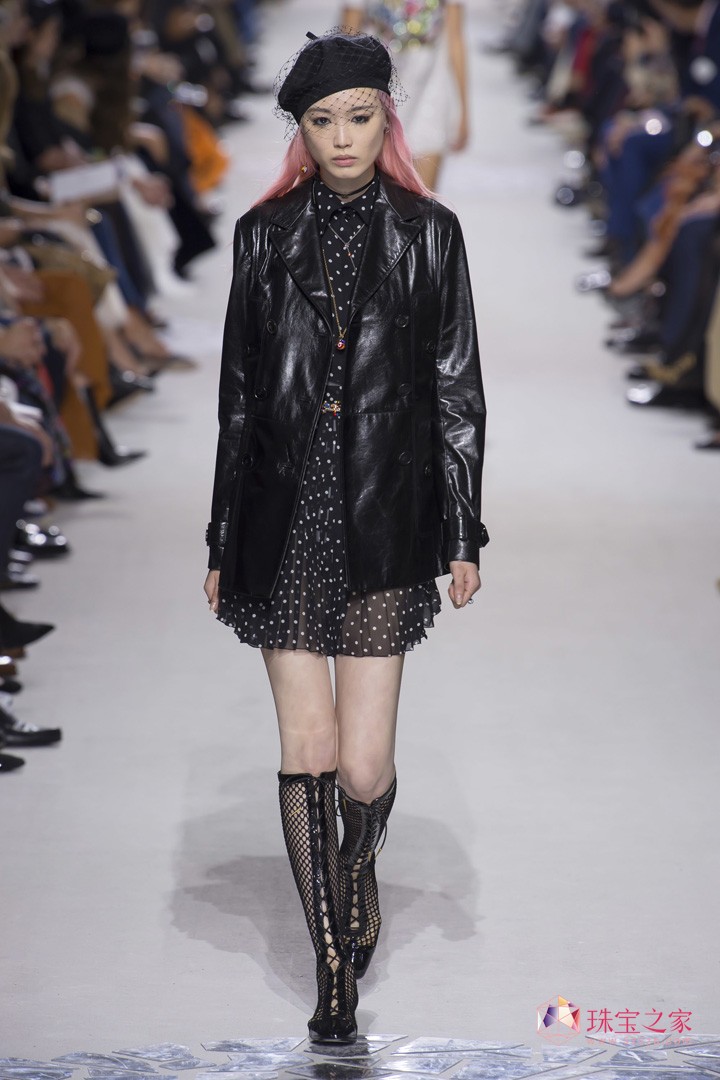 多彩多姿，Christian Dior 2018春夏系列時裝秀