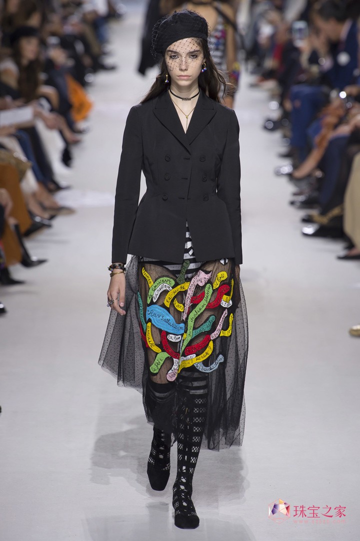 多彩多姿，Christian Dior 2018春夏系列時裝秀